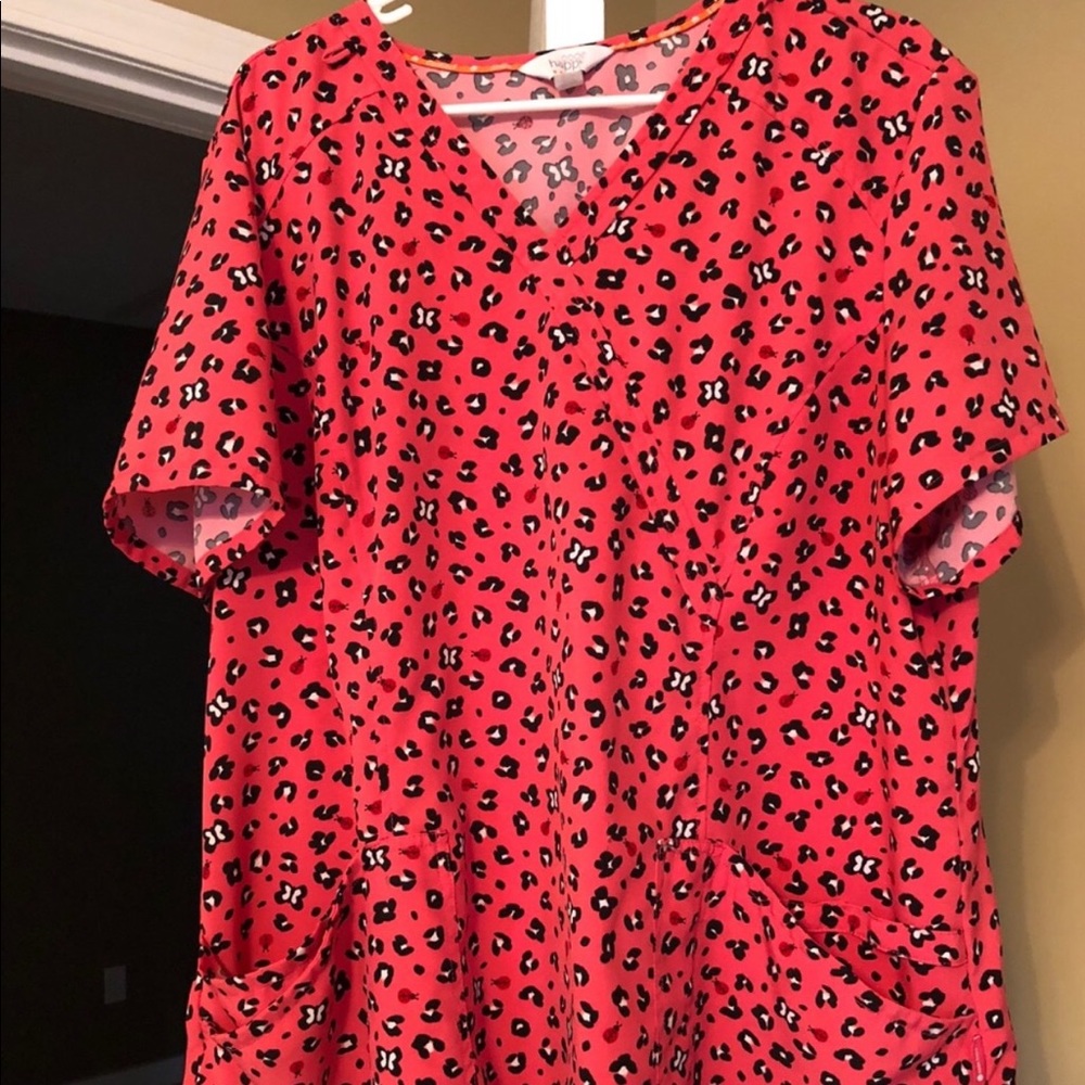 2xl scrub top. Silky texture and soft.